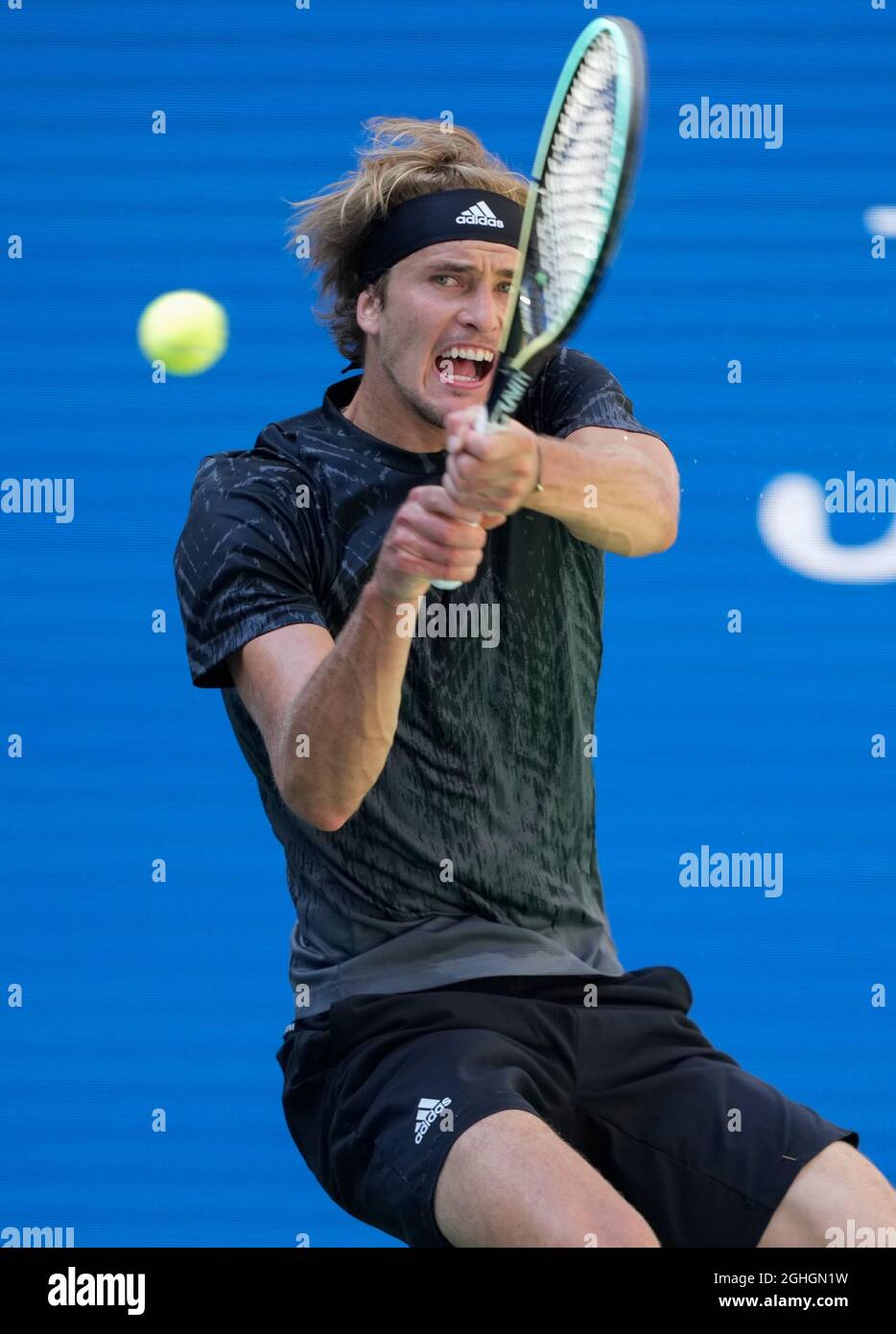September 6, 2021 Jannik Sinner (ITA) loses to Alexander Zverev (GER), 6-4, 6-4, 7-6 at the US Open being played at Billy Jean King Ntional Tennis Center in Flushing, Queens, New York, USA ©Jo BecktoldTennisclix/CSM(Credit Image ©