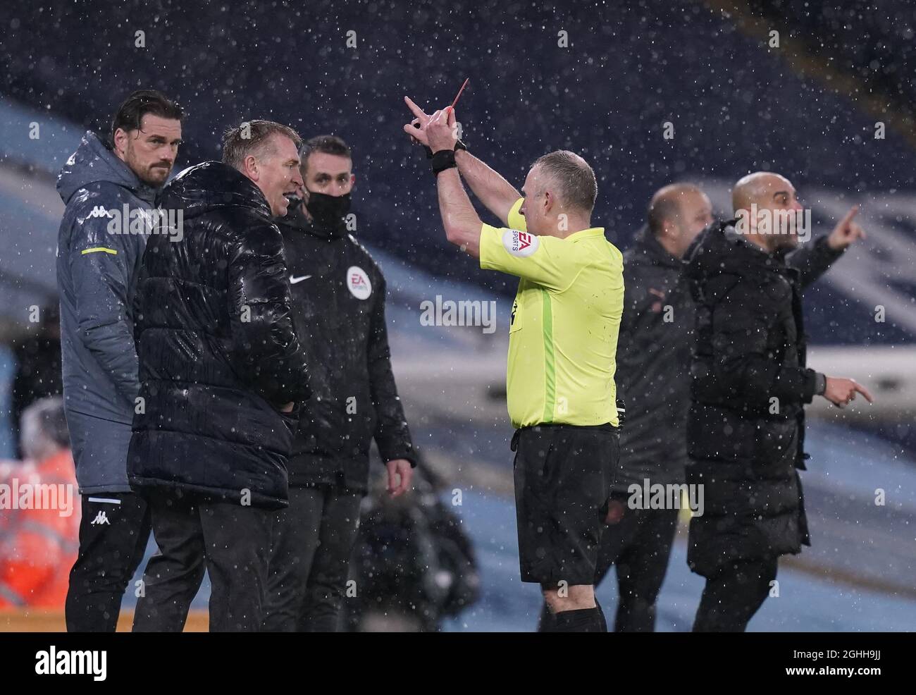Referee Geoff Moss sends off Dean Smith manager of Aston Villa during the Premier League match at the Etihad Stadium, Manchester. Picture date: 20th January 2021. Picture credit should read: Andrew Yates/Sportimage via PA Images Stock Photo