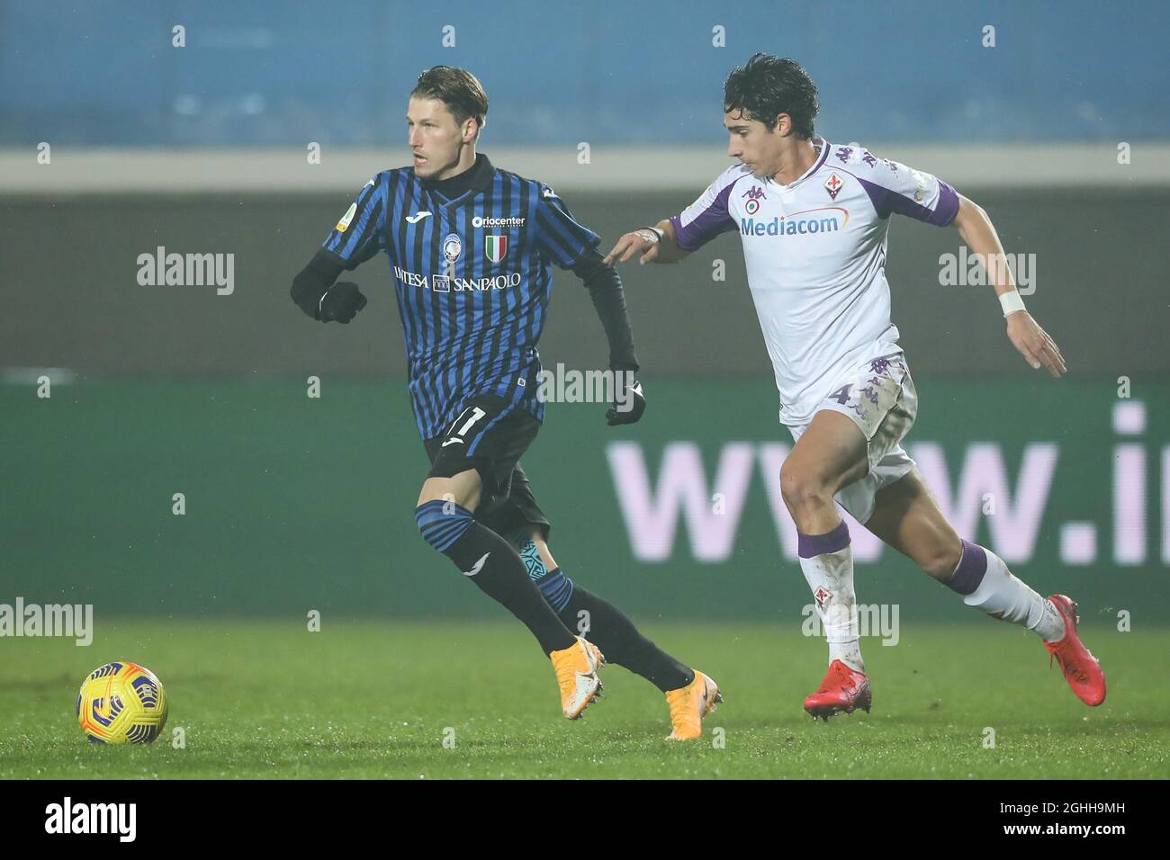 Lukas Vorlicky of Atalanta is pursued by Lorenzo Chiti of ACF Fiorentina  during the Supercoppa Primavera match at Gewiss Stadium, Bergamo. Picture  date: 21st January 2021. Picture credit should read: Jonathan  Moscrop/Sportimage