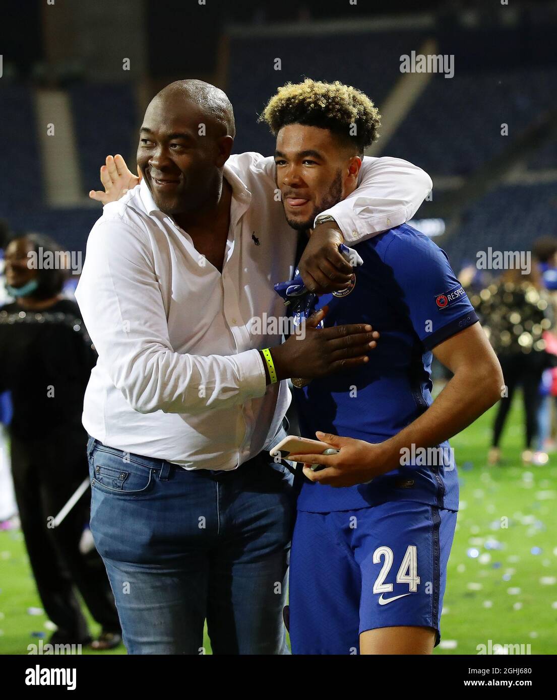 Porto, Portugal, 29th May 2021. Reece James of Chelsea with his dad during the UEFA Champions League match at the Estadio do Dragao, Porto. Picture credit should read: David Klein / Sportimage via PA Images Stock Photo