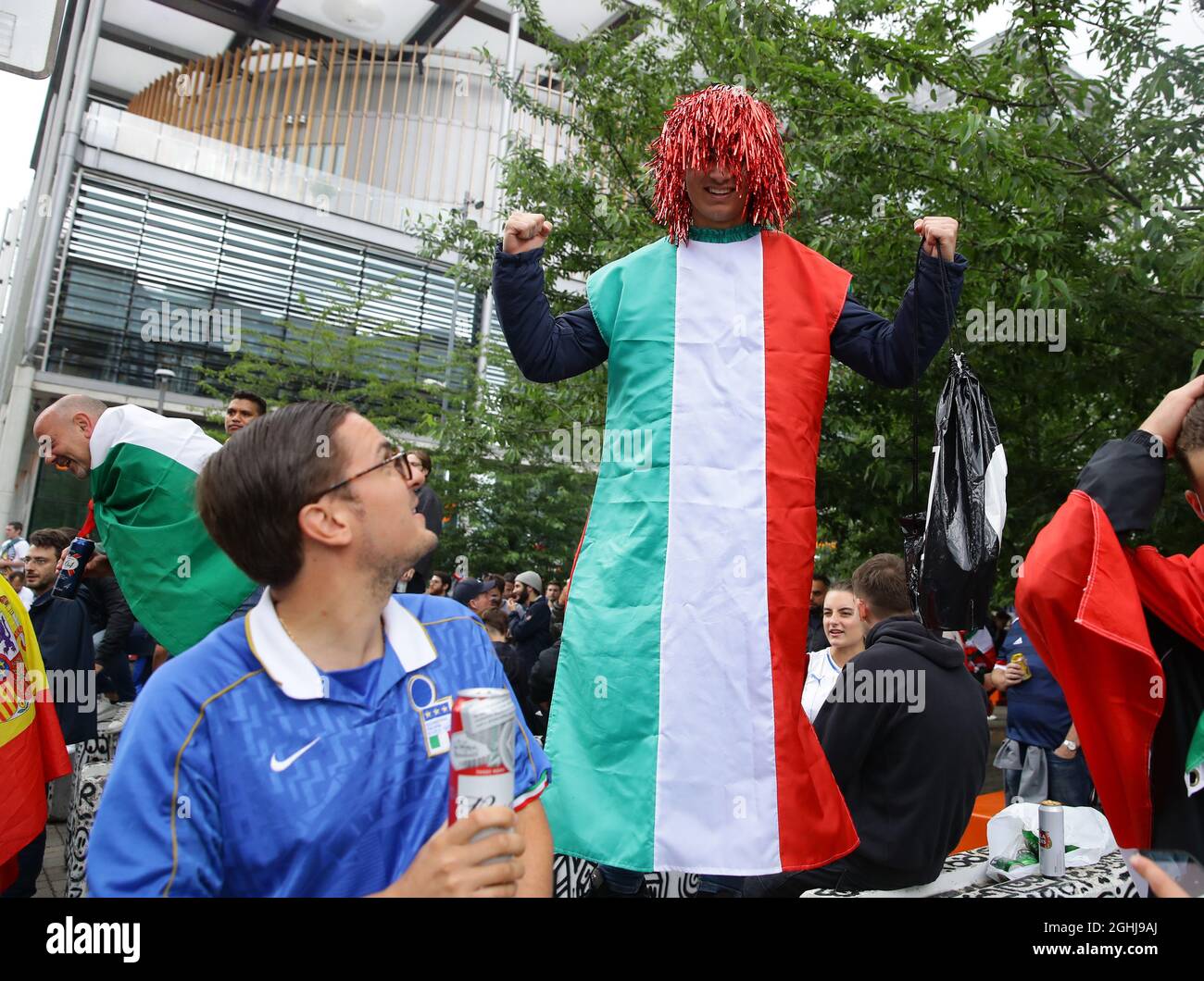 London, England, 6th July 2021. Italian fans enjoy the build up to the game before the UEFA Euro 2020 match at Wembley Stadium, London. Picture credit should read: David Klein / Sportimage via PA Images Stock Photo