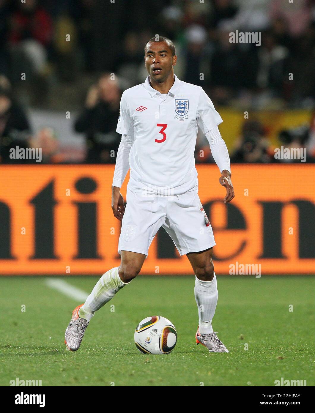 England's Ashley Cole in action during the FIFA World Cup 2010, Group C match between England v USA at Royal Bafokeng Stadium, Rustenburg, South Africa. Stock Photo