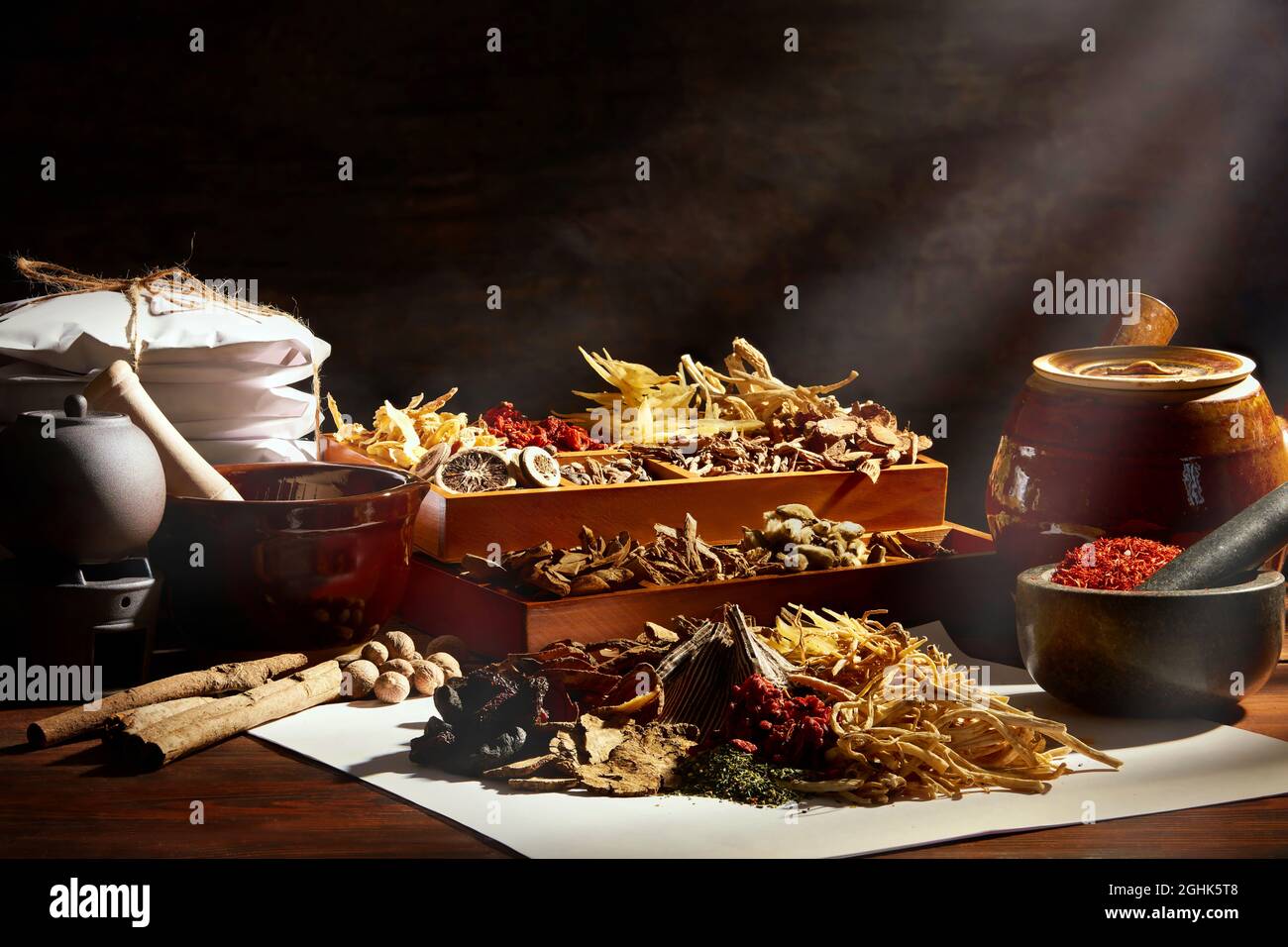 Ancient chinese medicine hi-res stock photography and images - Alamy