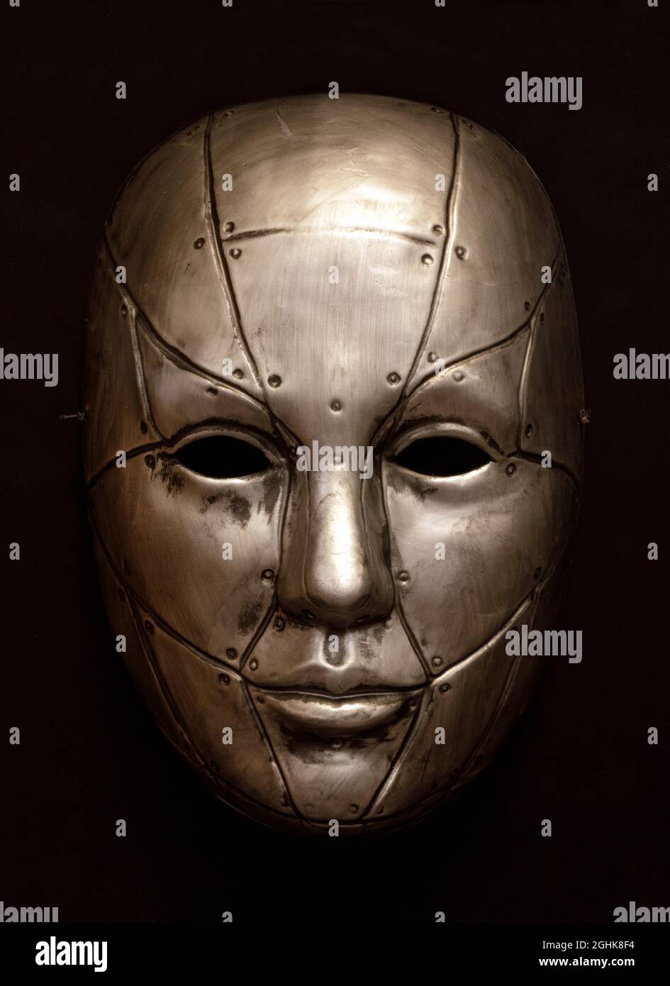 Scary robot face mask hi-res photography and images - Alamy