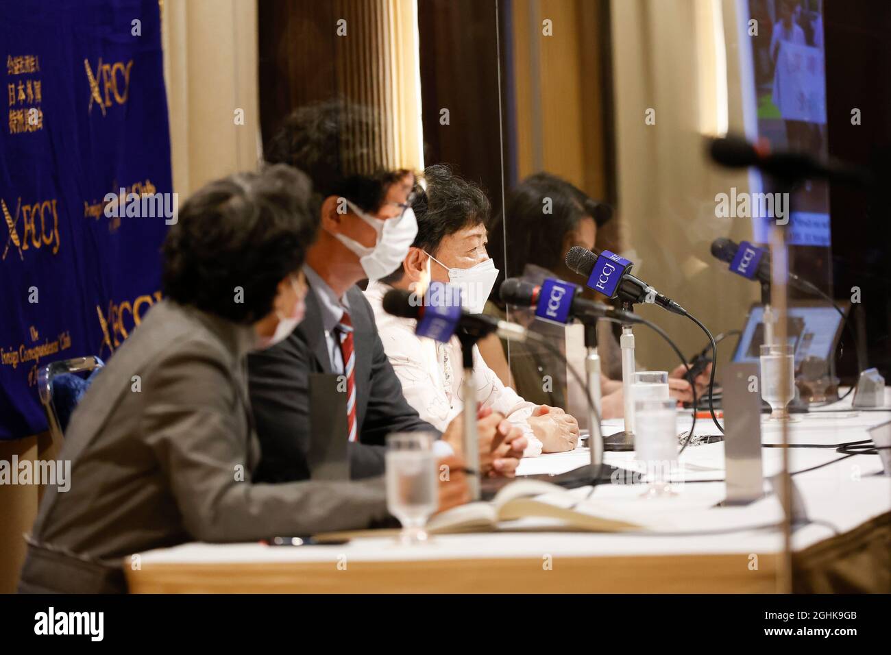 Tokyo, Japan. 07th Sep, 2021. Eiko Kawasaki (C) plaintiff and survivor of the ''paradise on earth'' campaign of North Korea repatriation program speaks during a news conference at The Foreign Correspondents' Club of Japan on September 7, 2021, Tokyo, Japan. Kawasaki and the lawyer Kenji Fukuda spoke about the victims of the North Korea repatriation program and the litigation in the Tokyo District Court, which next oral argument has been set on October 14. Credit: Rodrigo Reyes Marin/AFLO/Alamy Live News Credit: Aflo Co. Ltd./Alamy Live News Stock Photo
