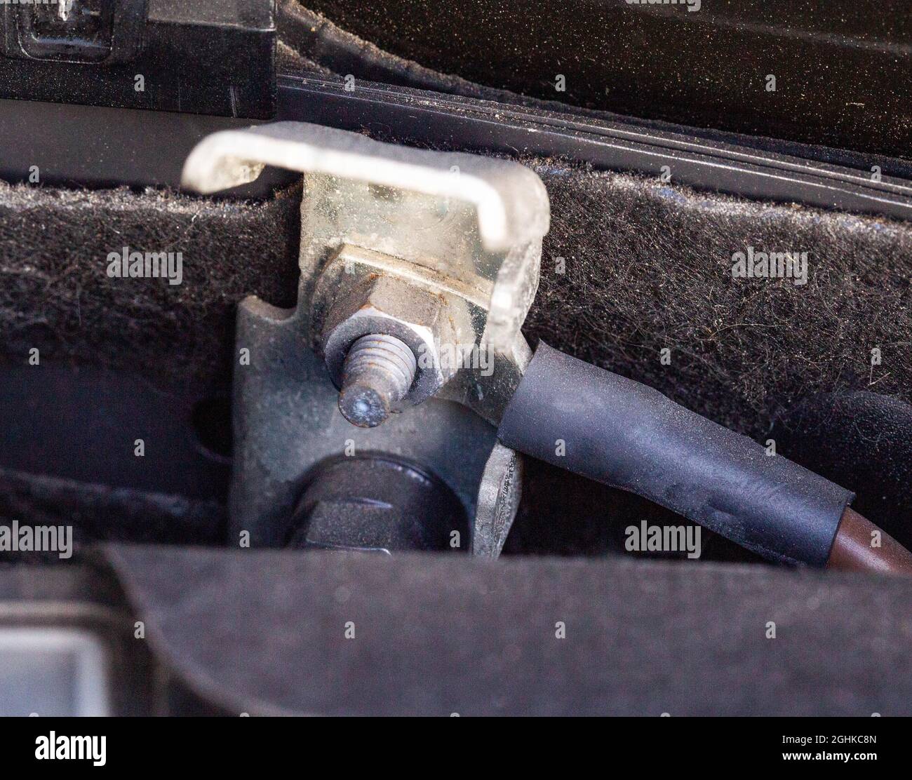 wire connecting the negative terminal of an electrical element to the