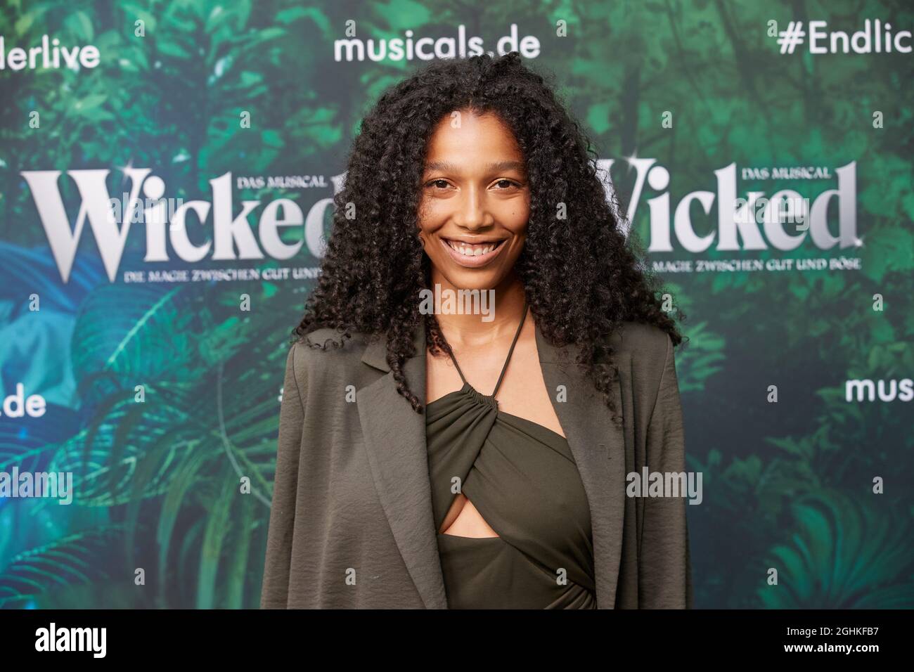Hamburg, Germany. 05th Sep, 2021. Shari Streich, actress, arrives at the premiere of the musical 'Wicked' at Stage Theater Neue Flora. With the new production of the Broadway musical, Stage Entertainment opened its first theater after the one-and-a-half-year Corona break. Credit: Georg Wendt/dpa/Alamy Live News Stock Photo