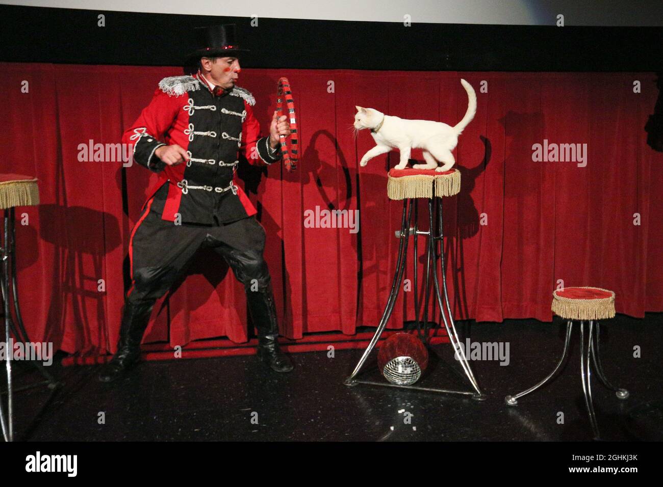 Hollywood, California, USA. 5th September, 2021. Gregory Popovich performs with one of his animal at the World Premiere of 'POPOVICH: The Road to Hollywood' at the TCL Chinese Theatre in Hollywood, California. Credit: Sheri Determan Stock Photo