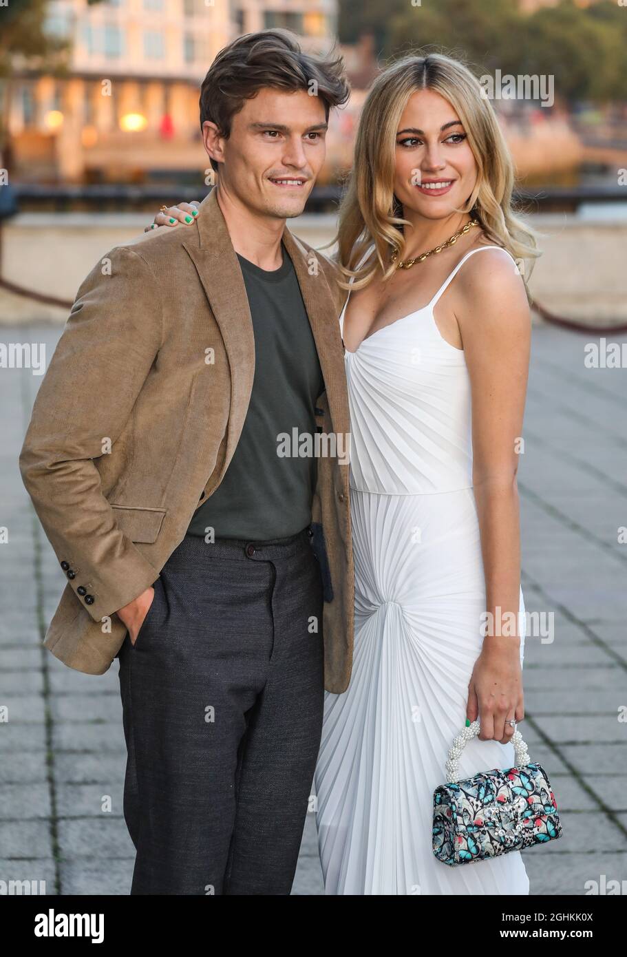 Oliver Cheshire and Pixie Lott, British Takeaway Awards, Old