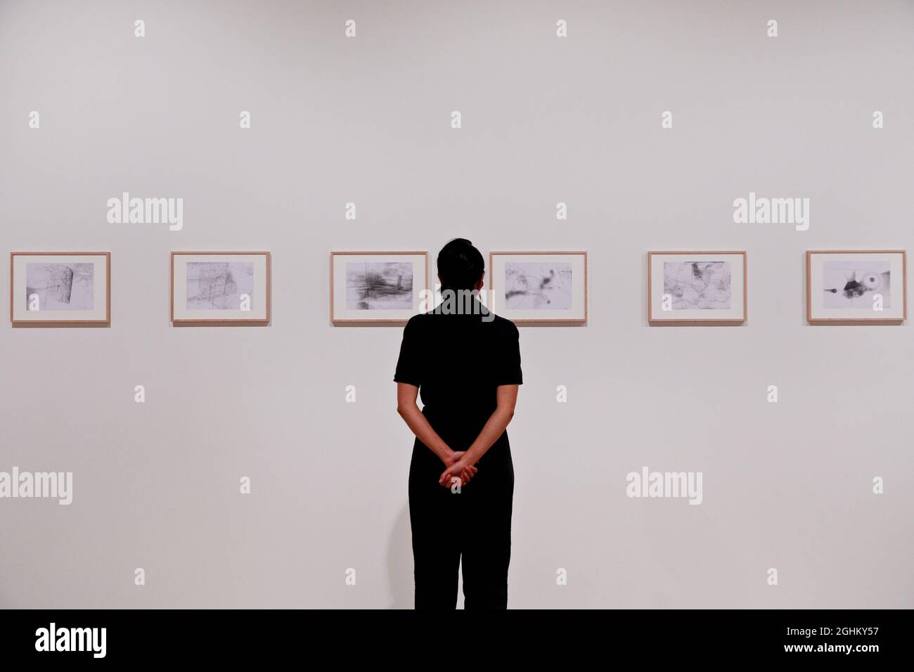 Hayward Gallery, London, UK. 07th Sep, 2021. An assistant poses 
