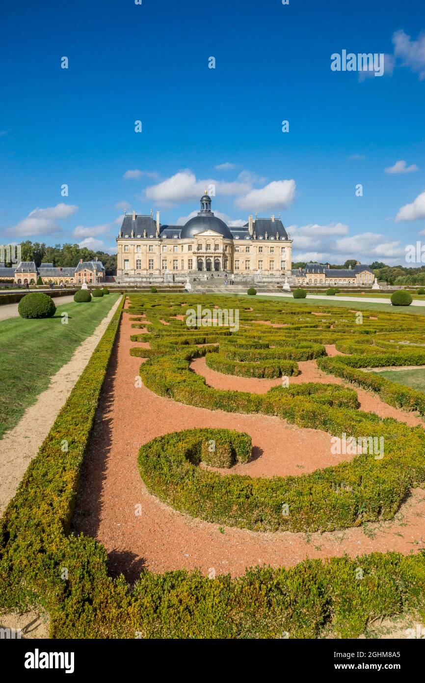 Jardin De Vaux Le Vicomte Maincy Seine Et Marne France Stock Photo Alamy Jardin De Vaux Le Vicomte Maincy Seine Et Marne France Stock Photo Alamy