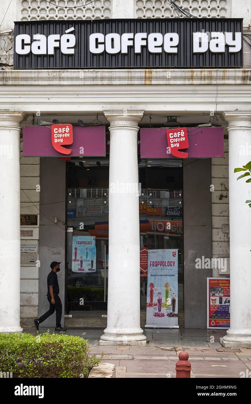 Cafe coffee day outlet hires stock photography and images Alamy