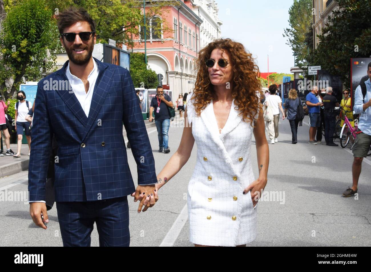 78th Venice Film Festival 2021, giorno 7 arrivi Nicolò De Devitiis e Veronica Ruggeri Stock
