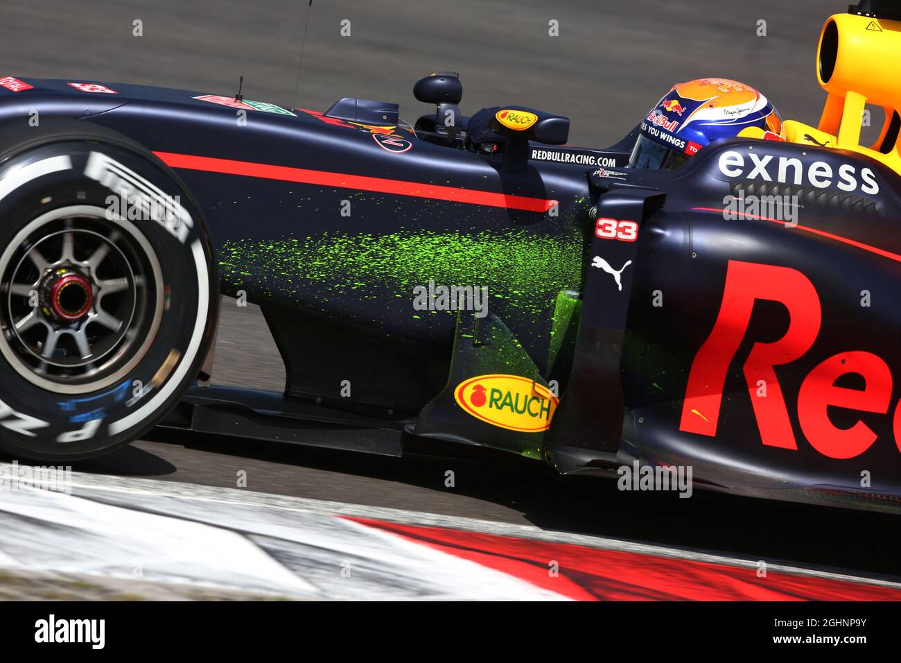 Rb12 Max Verstappen (NLD) Red Bull Racing RB12 with flow-vis paint. 30.09. ...