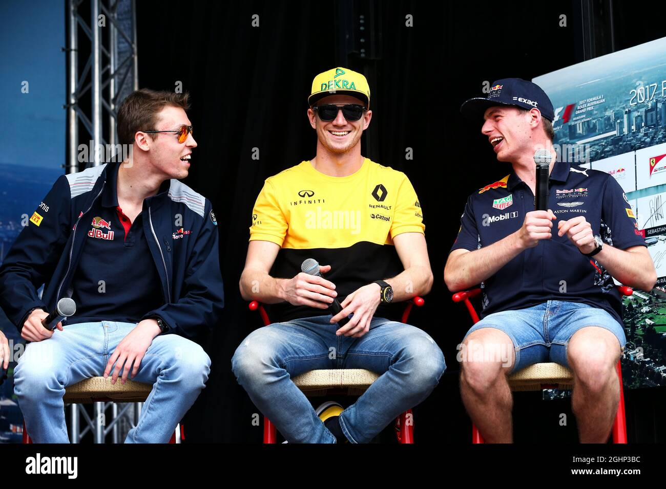 L to R): Daniil Kvyat (RUS) Scuderia Toro Rosso with Nico Hulkenberg (GER)  Renault Sport F1 Team and Max Verstappen (NLD) Red Bull Racing. 26.03.2017.  Formula 1 World Championship, Rd 1, Australian