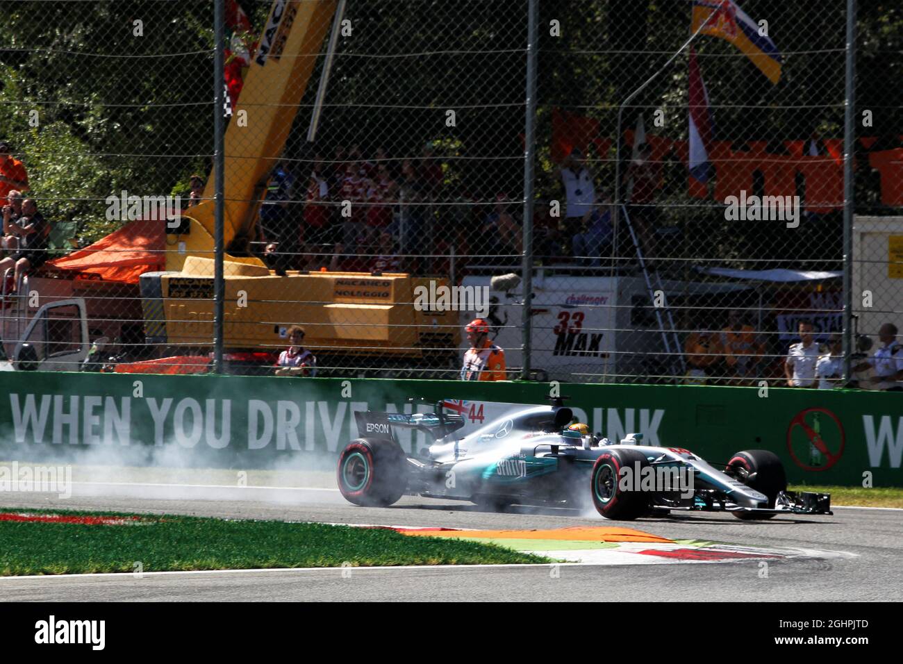 Mercedes amg f1 w08 di lewis hamilton hi-res stock photography and ...