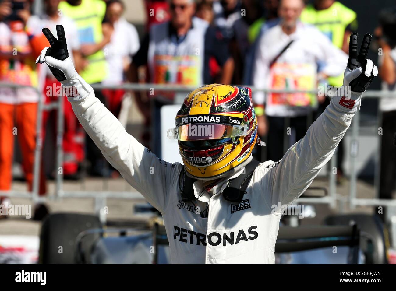 Race winner Lewis Hamilton (GBR) Mercedes AMG F1 W08 celebrates in parc ...