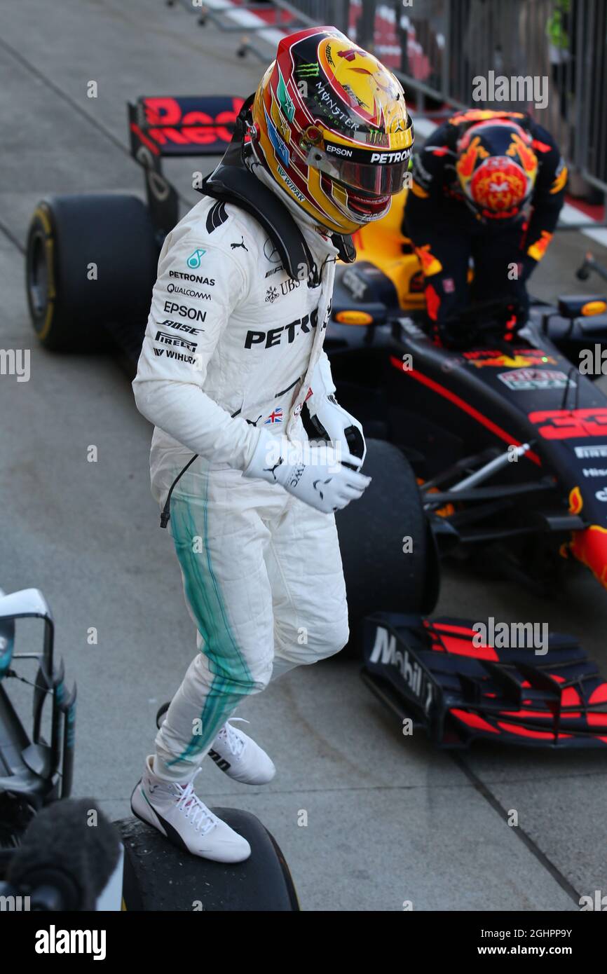 Race winner Lewis Hamilton (GBR) Mercedes AMG F1 W08 celebrates in parc ...