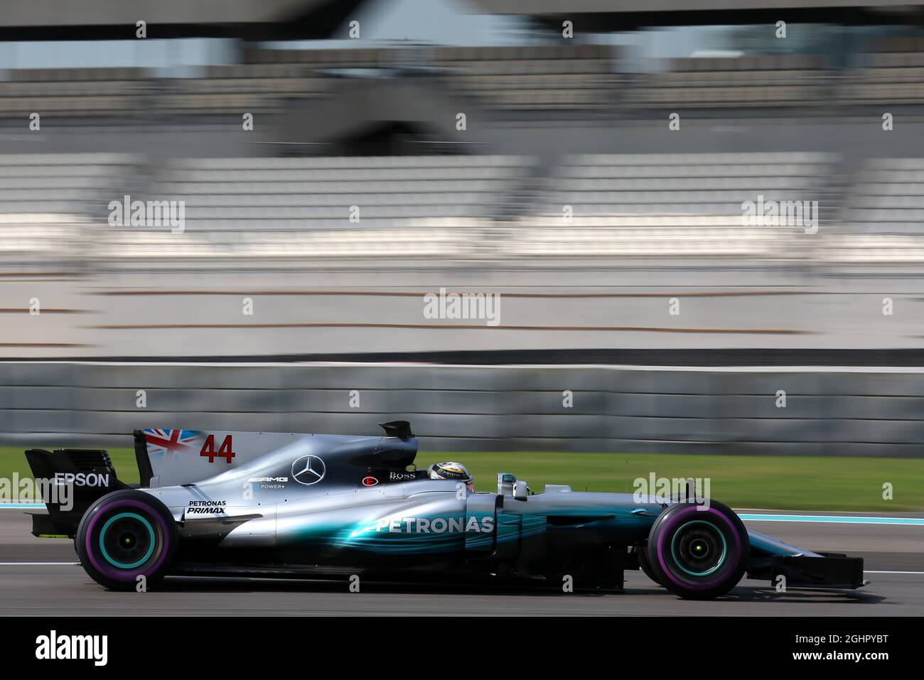 Lewis Hamilton (GBR) Mercedes AMG F1 W08. 28.11.2017. Formula 1 Testing ...