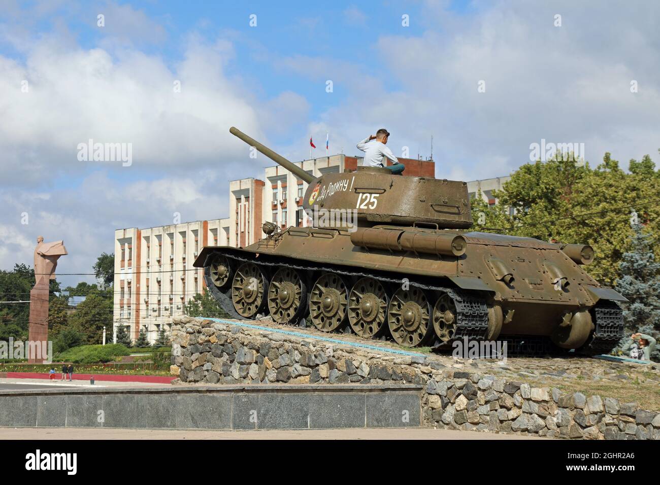 T-34-85 tank on display in the city centre of Tiraspol in Transnistria Stock Photo