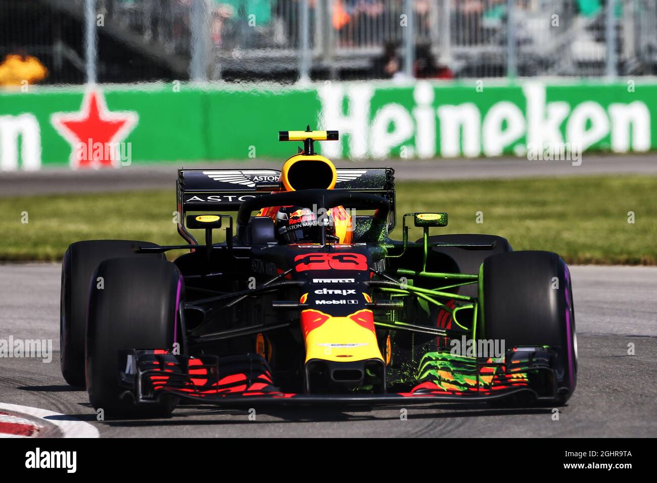 Verstappen (NLD) Red Bull Racing RB14 with flow-vis paint on the front wing. 08.06.2018. Formula 1 World Rd 7, Canadian Grand Prix, Montreal, Canada, Practice Day. Photo credit should read: