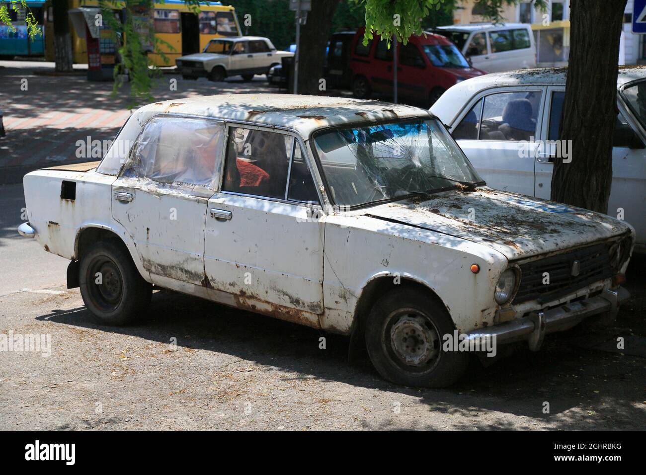 His wrecked car hi-res stock photography and images - Alamy