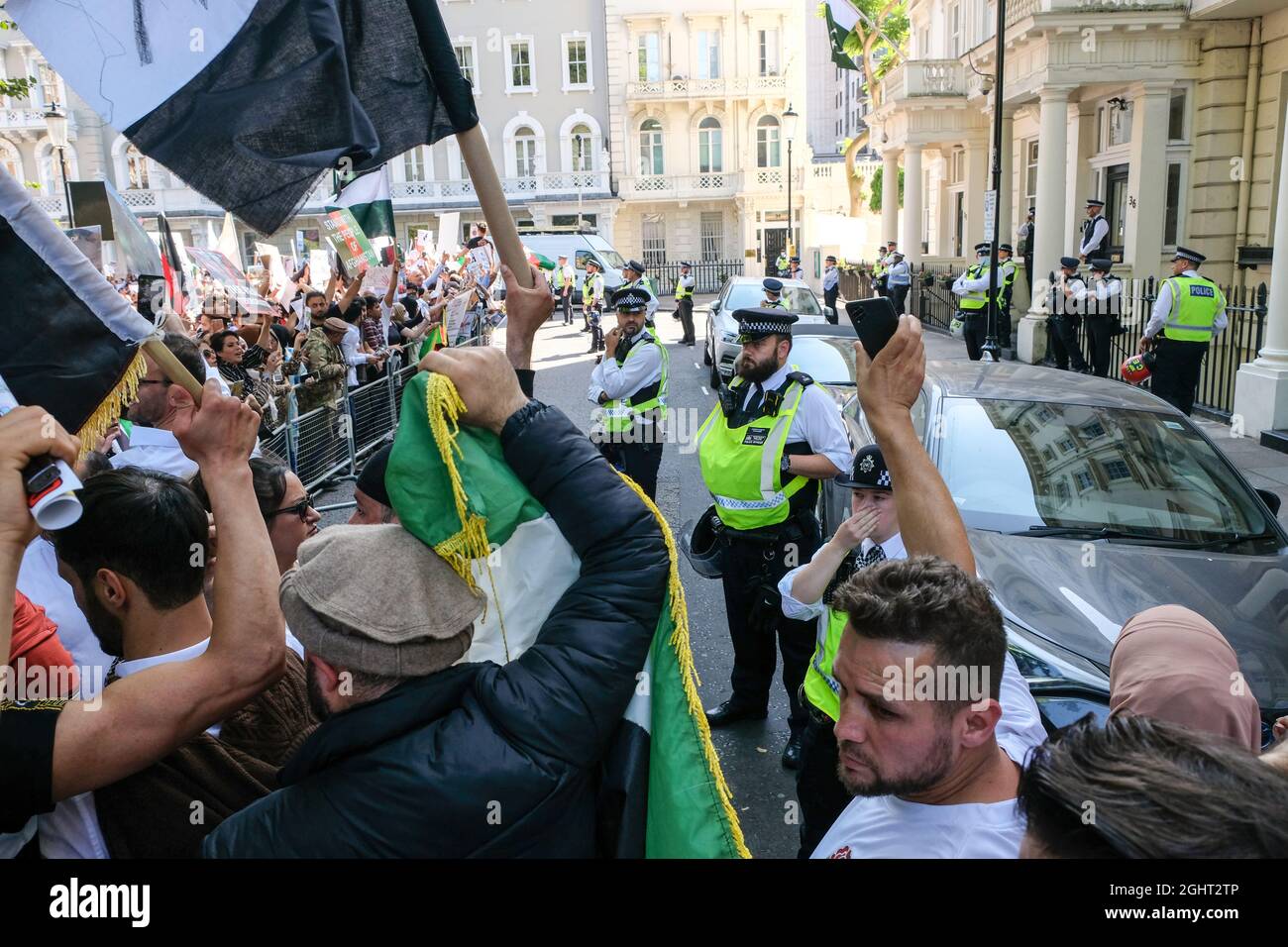 Belgravia, London, UK. 7th Sept 2021. Afghanistan protest outside the Pakistan High Commission in London. Credit: Matthew Chattle/Alamy Live News Stock Photo