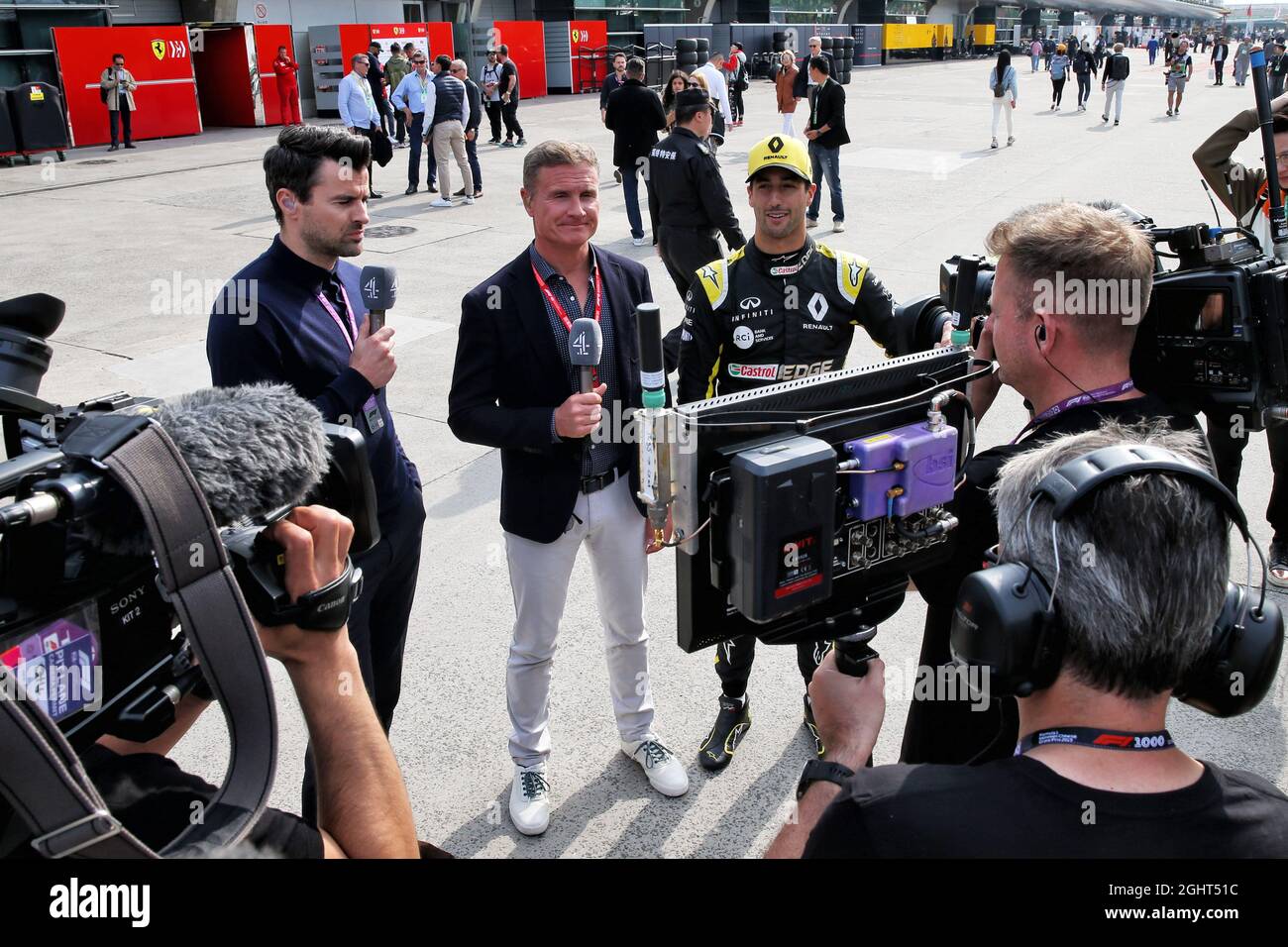 Daniel Ricciardo (AUS) Renault F1 Team with Steve Jones (GBR) Channel 4 F1 Presenter and David Coulthard (GBR) Red Bull Racing and Scuderia Toro Advisor / Channel 4 F1 Commentator