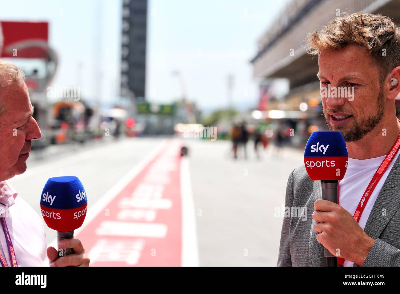 Sky sports commentator hi-res stock photography and images - Alamy