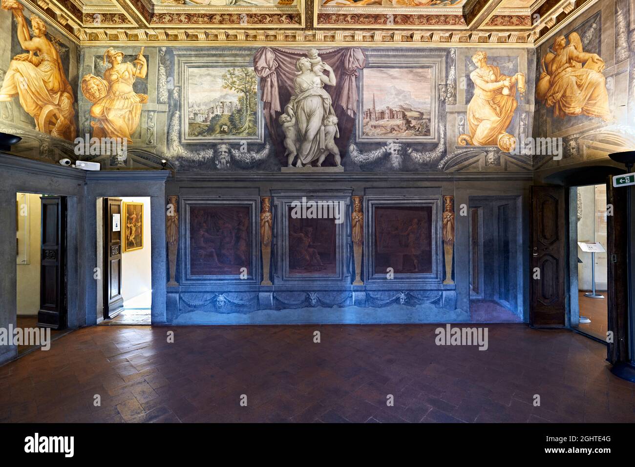 Vasari mural hi-res stock photography and images - Alamy