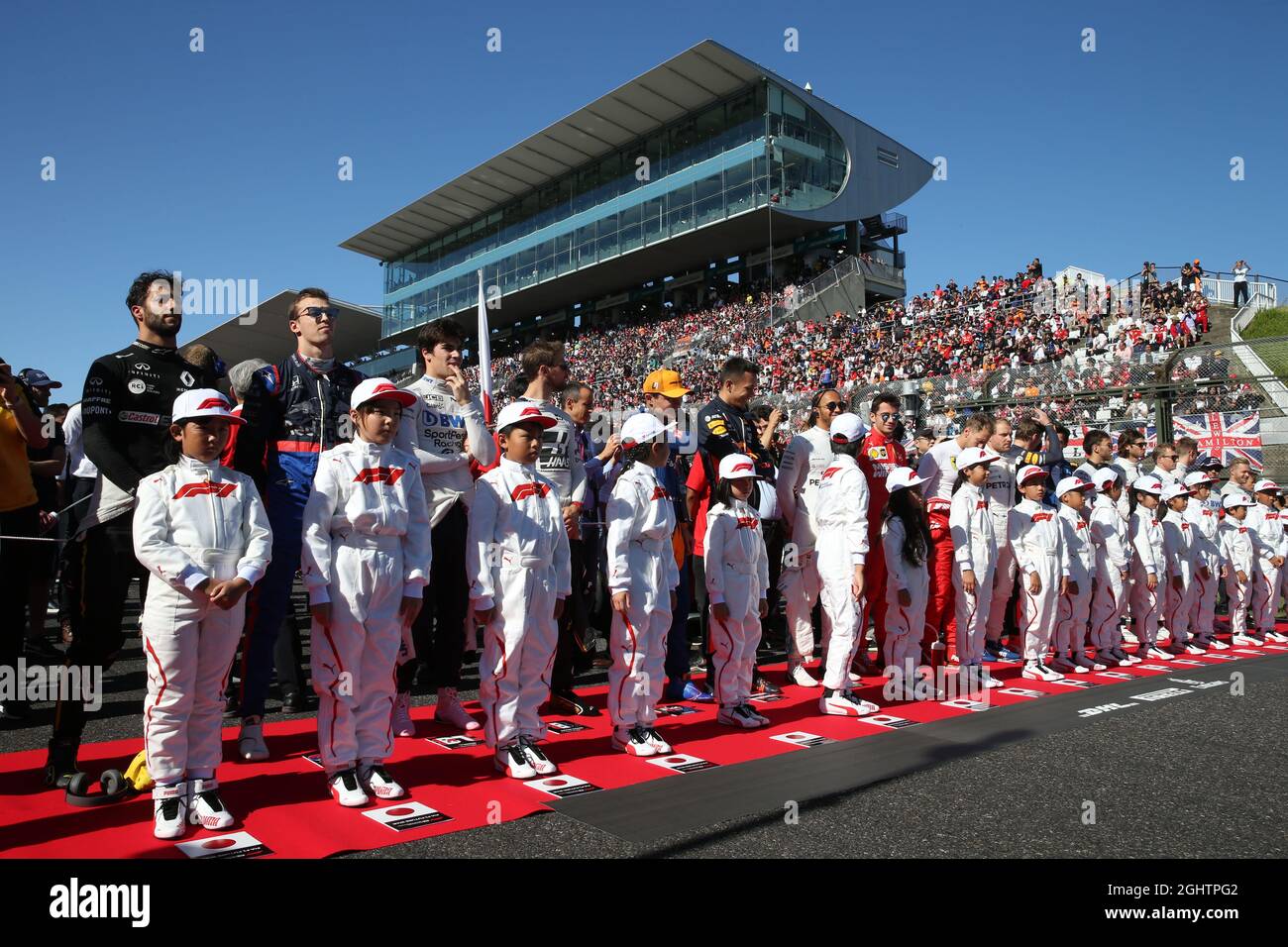 Daniel Ricciardo (AUS) Renault F1 Team as the grid observes the national anthem.  13.10.2019. Formula 1 World Championship, Rd 17, Japanese Grand Prix, Suzuka, Japan, Sunday.  Photo credit should read: XPB/Press Association Images. Stock Photo