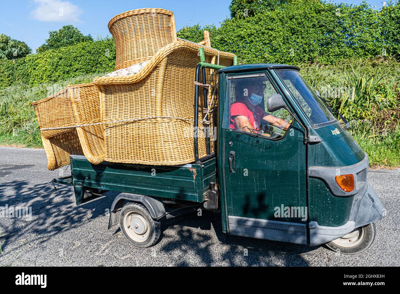 Three wheeled pickup hi-res stock photography and images - Alamy