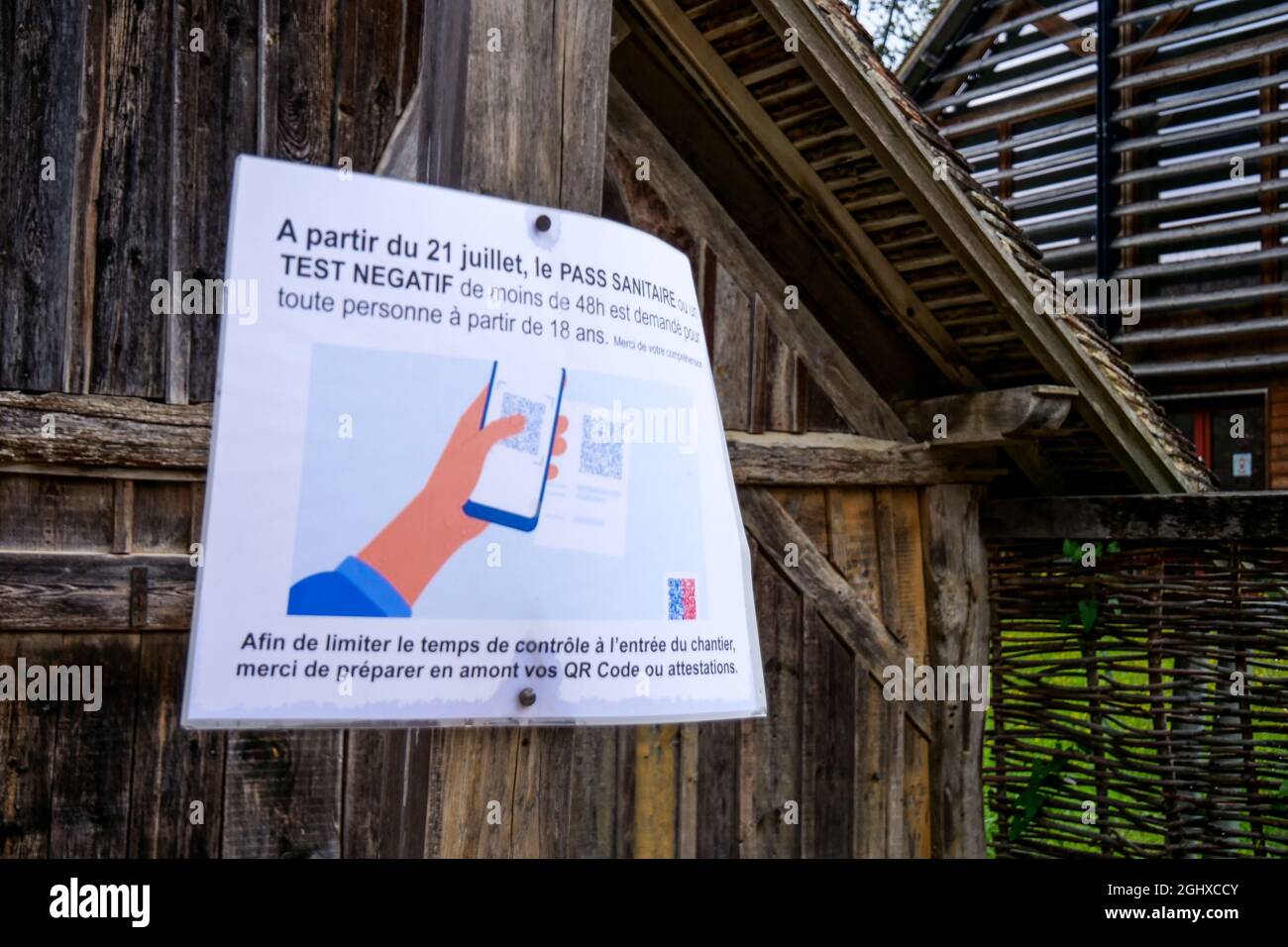 Sanitary pass required, Guédelon Castle construction site, Treigny