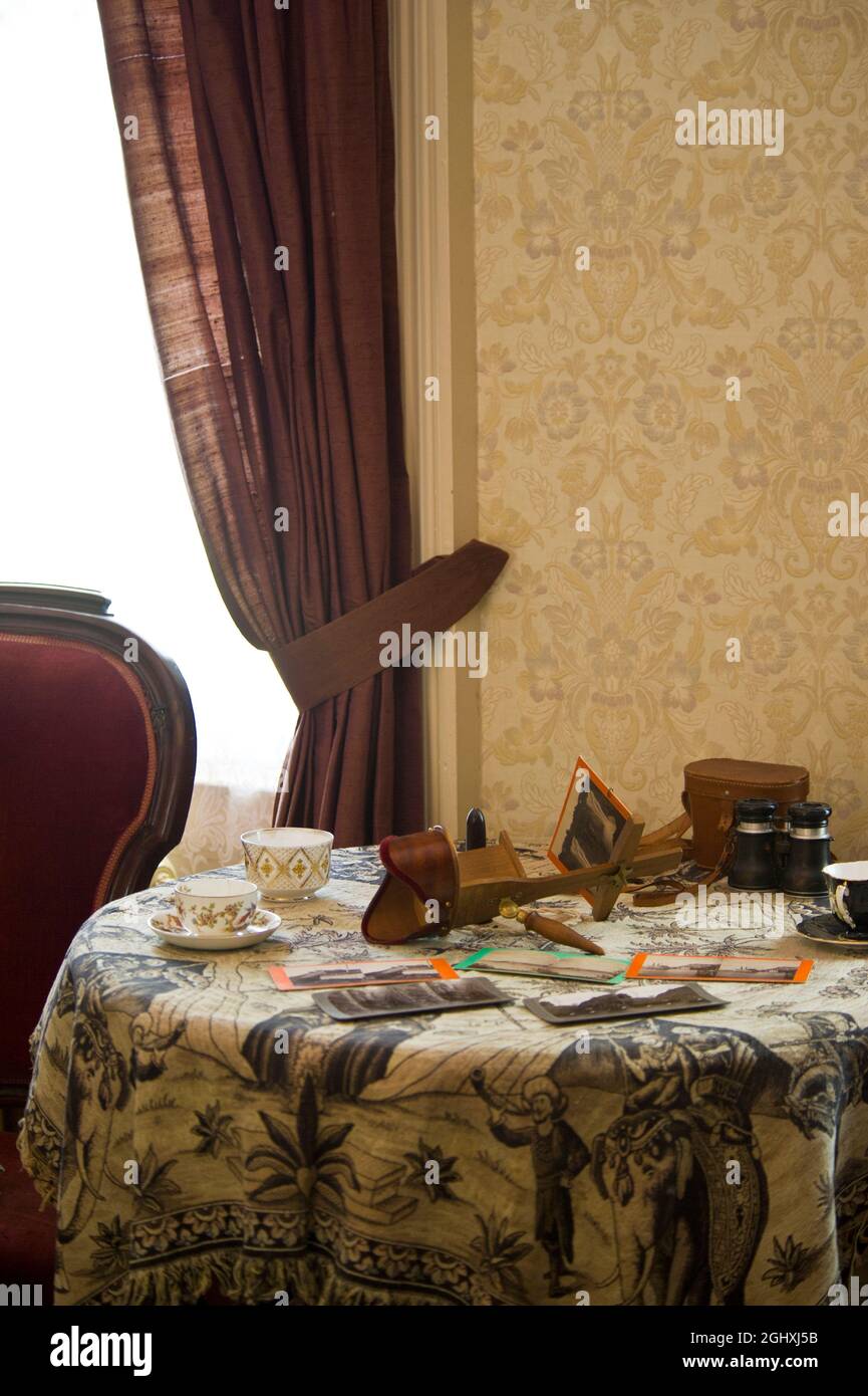 Edwardian wallpaper hires stock photography and images Alamy