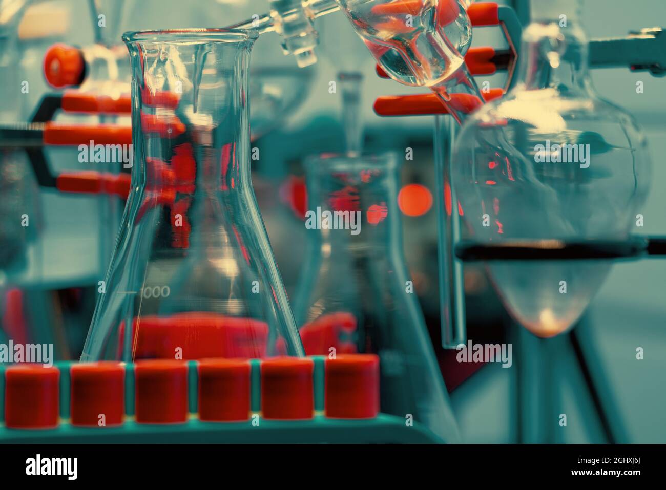 Laboratory device for distillation of volatile liquid fractions Stock