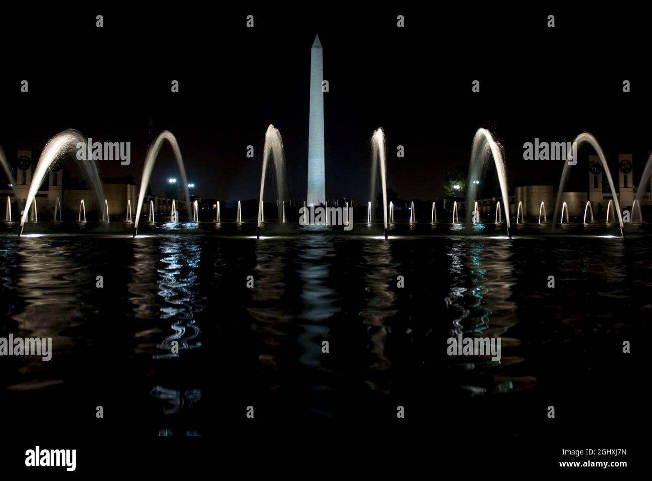 The National World War II Monument and the Washington Monument in