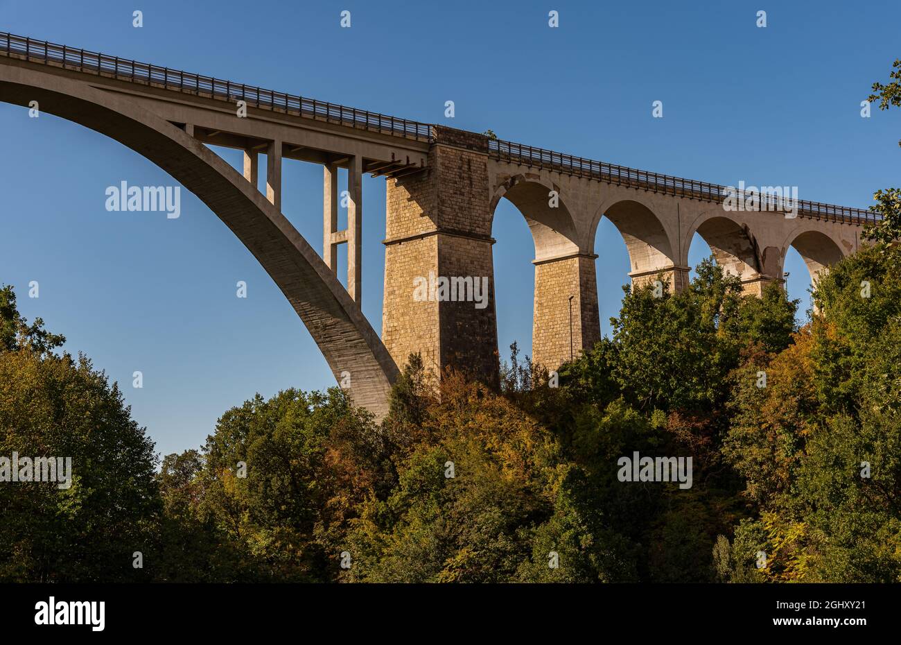 Isernia is an Italian town of 21.624 inhabitants, the capital of the