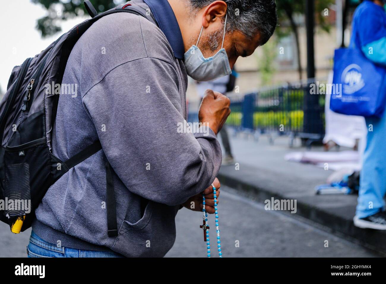 Mexico City, Mexico. 06th Sep, 2021. A protester prays on his knees outside of the Supreme Court of Justice, during the demonstration. Pro-life protesters in a session demonstrated against the decriminalization of abortion in Coahuila and Sinaloa during the first stage of pregnancy. The favourable decision could lead to decriminalization throughout Mexico. (Photo by Guillermo Diaz/SOPA Images/Sipa USA) Credit: Sipa USA/Alamy Live News Stock Photo