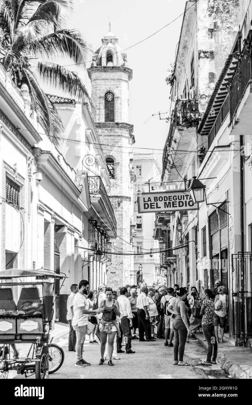 Hemingways Stammkneipe, la Bodeguita del Medio in Havanna Stock Photo