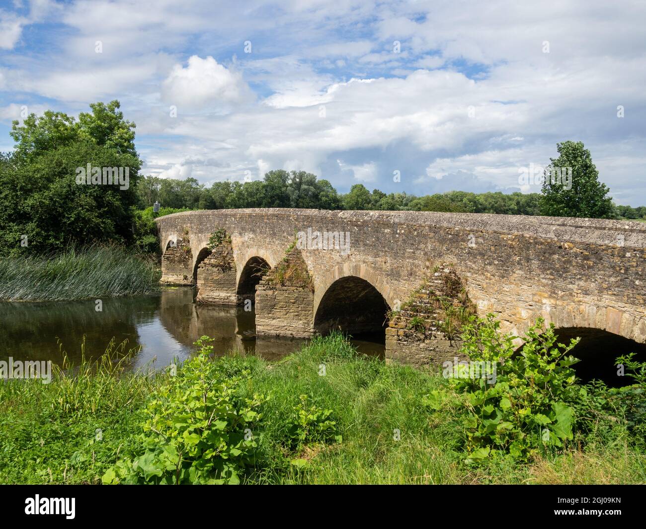 Summer view of the bridge across the River Great Ouse, Felmersham, Bedfordshire; dates from 1818. Stock Photo