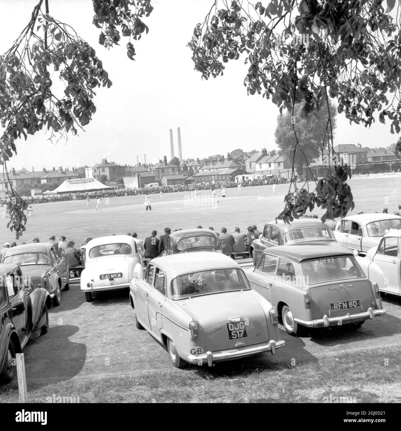 Gravesend cricket hires stock photography and images Alamy