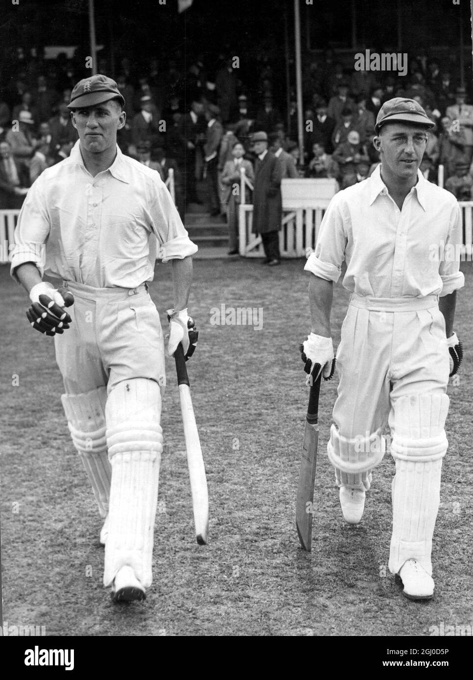 len hutton high resolution stock photography and images alamy len hutton high resolution stock photography and images alamy