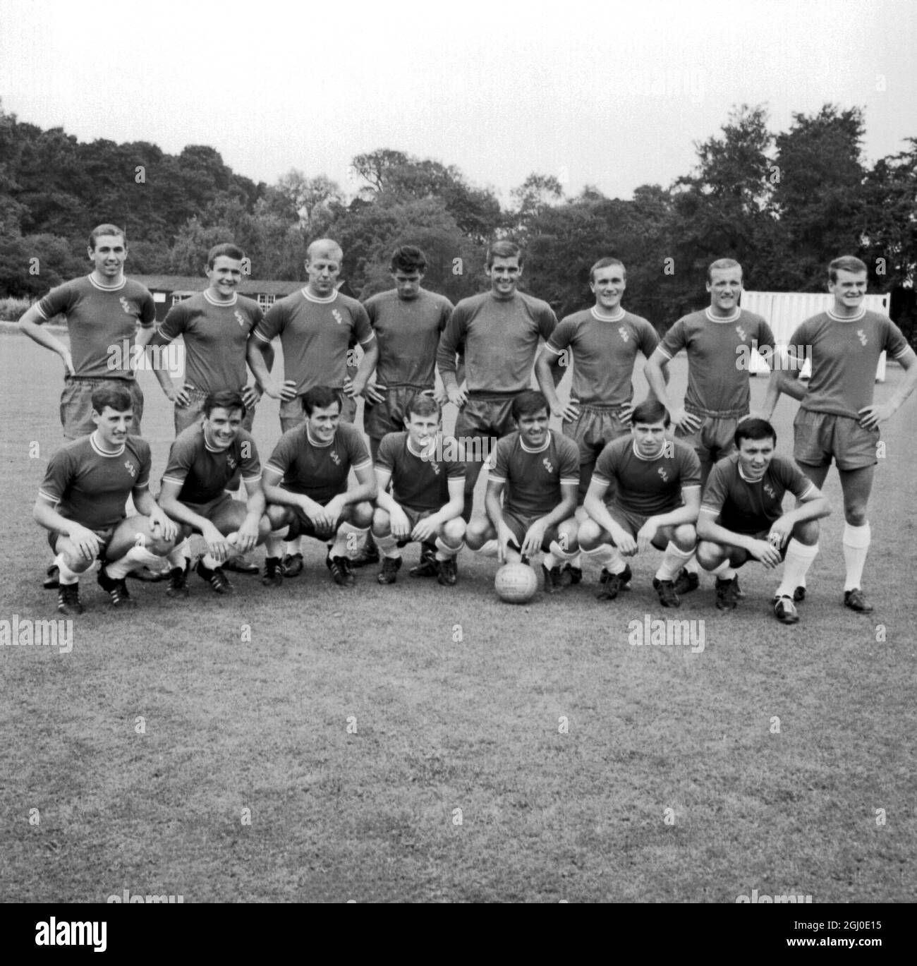 Chelsea Football Team Back Row left to right: Marvin Hinton, John Hollins, Ken Shellito, Peter Bonetti, John Dunne, Ron Harris, Alan Harris, and Eddie McCreadie. Front Row left to right: Albert Murray, Bobby Tambling, George Graham, Peter Houseman, Terry Venables, Dennis Brown and Barry Bridges. 26th July 1964. Stock Photo