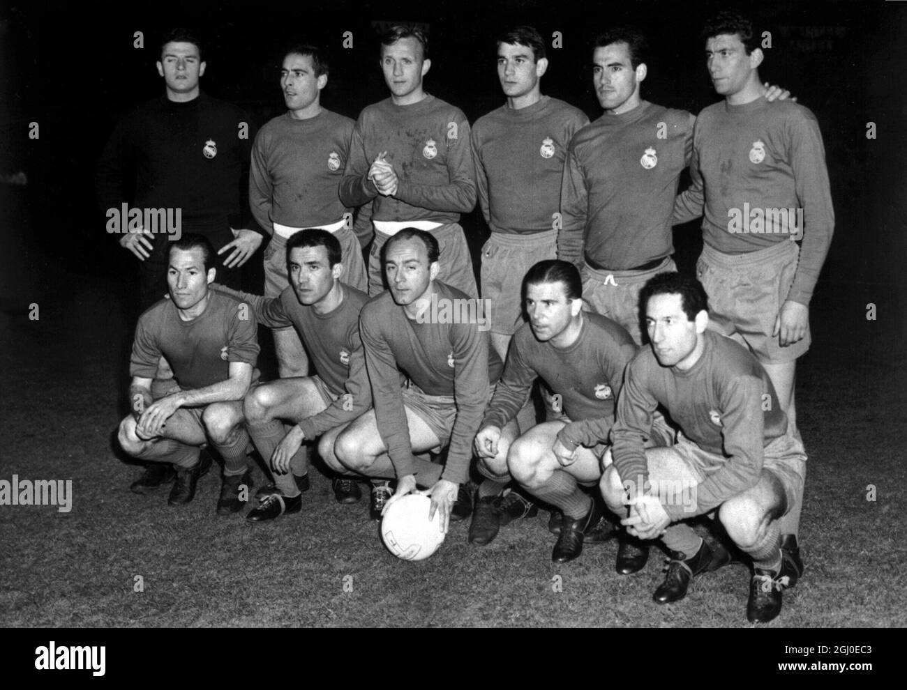 Real Madrid Football Team Left to Right Back Row - Jose Araquistain, goalkeeper; Pedro Casado, right back; Jose Santamaria, centre-half; Vincente Miera, left-back; Rafael Felo, right-half; Enrique Pachin, left-half. Left to Right, Front Row : JustoTejada, outside-right; Luis Del Sol, inside-right; Alfredo Di Stefano, centre-forward; Ferenc Puskas, inside-left, and Franisco Gento, outside-left. 8th May 1962 Stock Photo