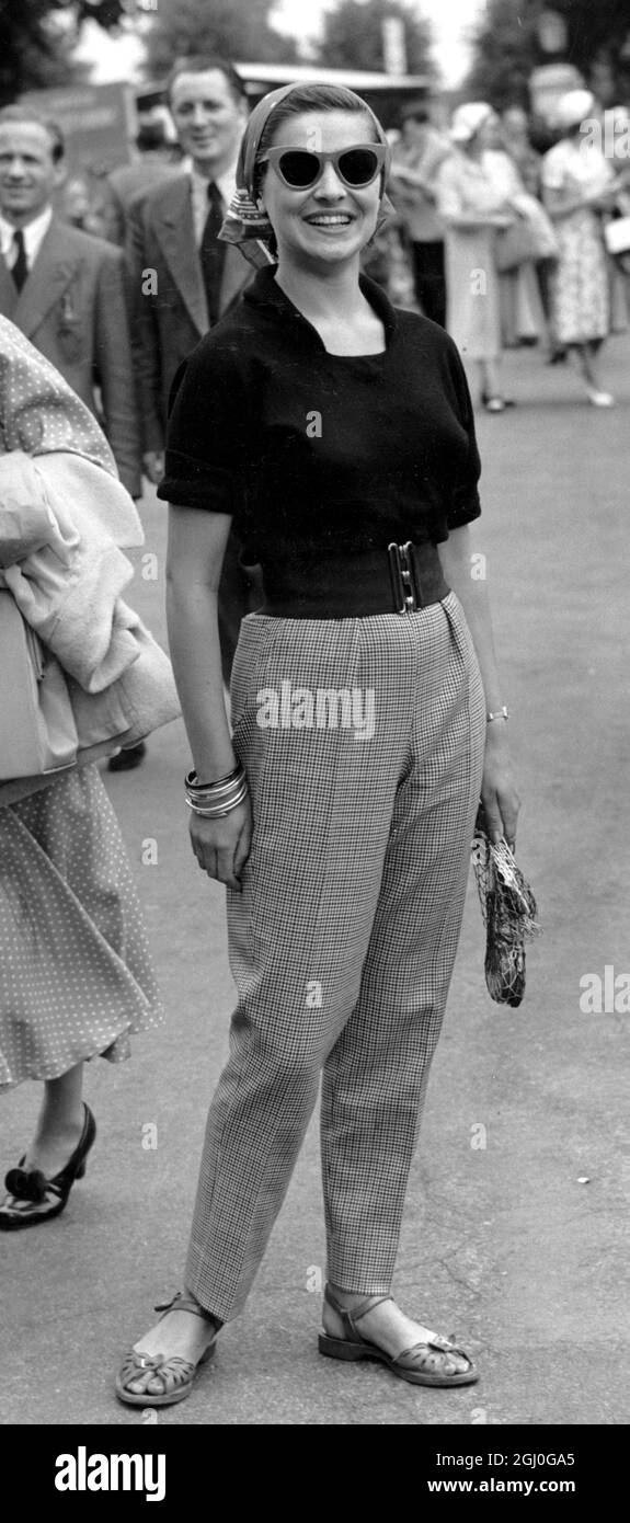 Fashion at Wimbledon Miss Sheila Harris wearing sporting slacks and pull over June 1952 Stock Photo