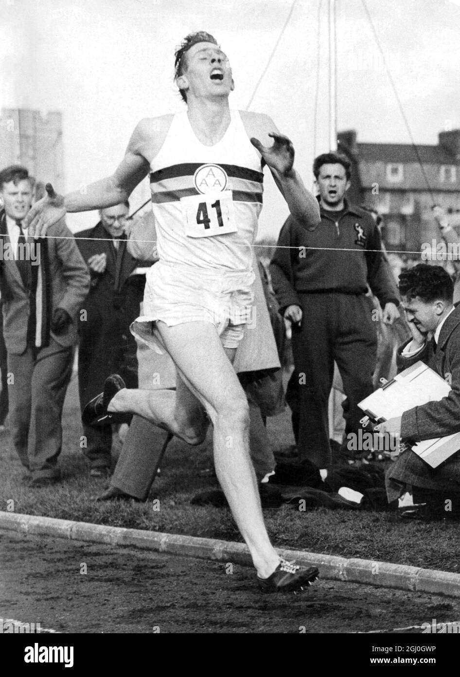 4 Minute Mile Hi res Stock Photography And Images Alamy 4 Minute Mile Hi res Stock Photography And Images Alamy