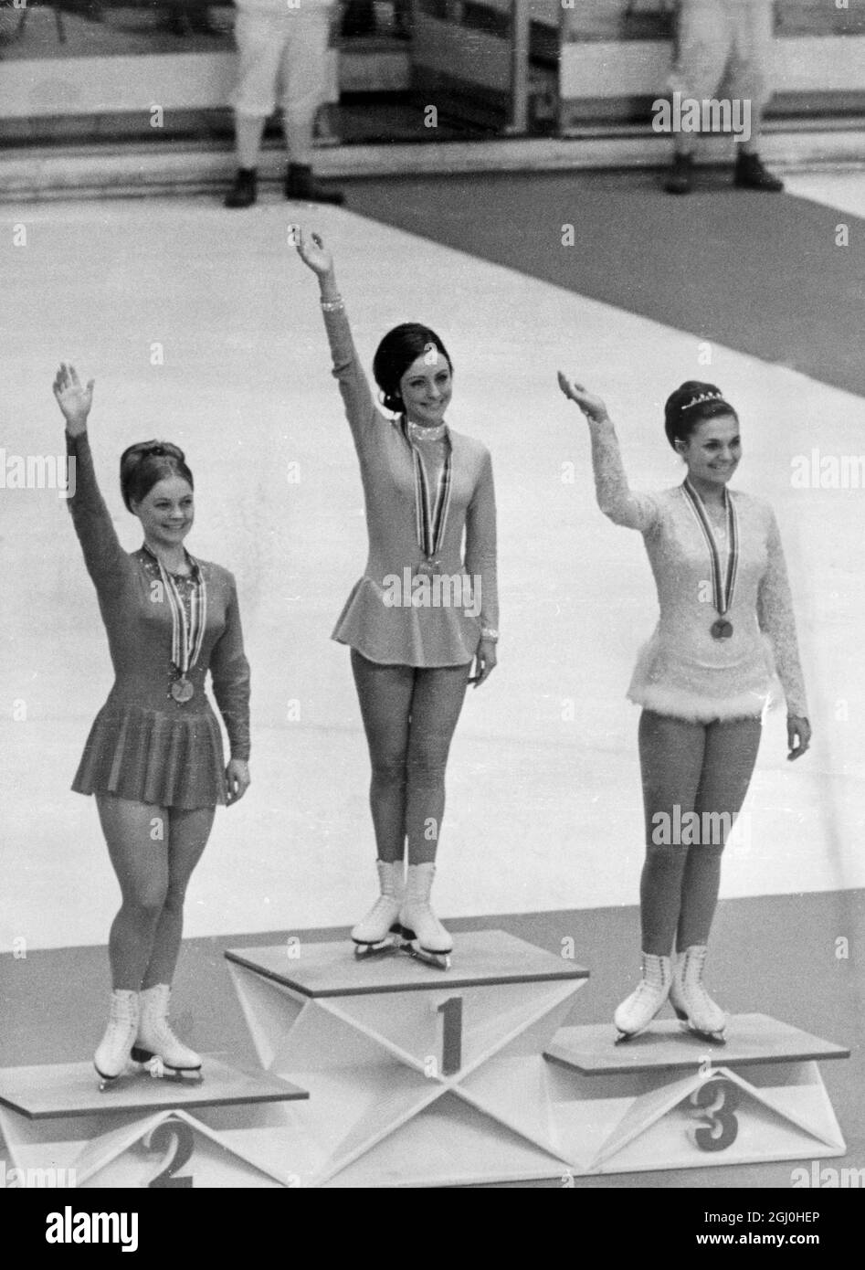 Pin's Xth Winter Olympic Games – Délégation Japon, Grenoble 1968