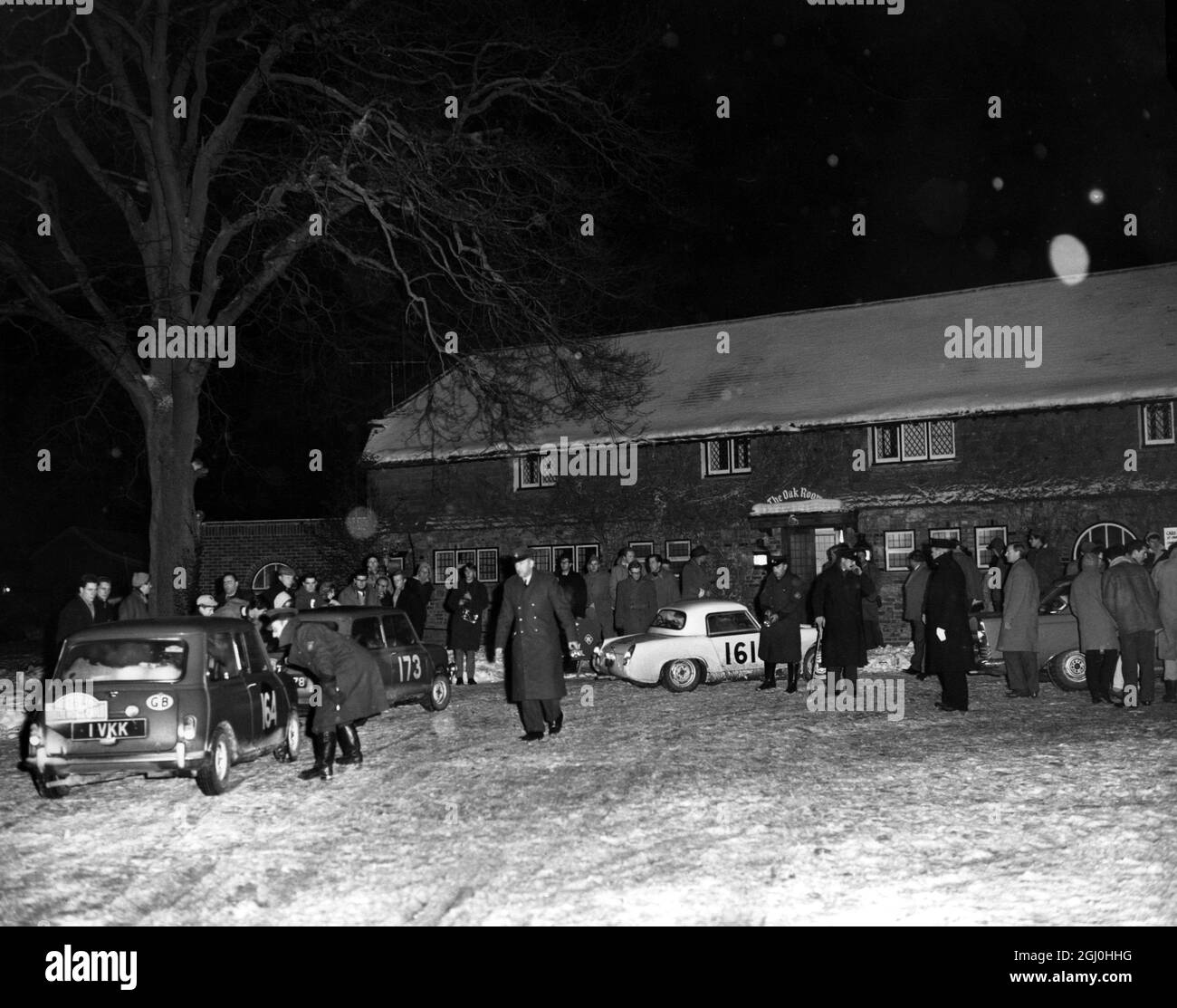Arrivals at the passage control point at East Grinstead, Sussex (The Old Felbridge Hotel) of competitors in the Monte Carlo Rally. General view of cars arriving at the hotel. 19th January 1963. Stock Photo