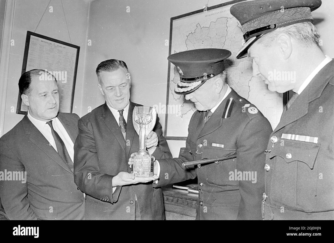 The Jules Rimet World Cup which was stolen eight days ago was found last night by a dog callec ''Pickles'' in a suburban garden. 28th March 1966 Stock Photo