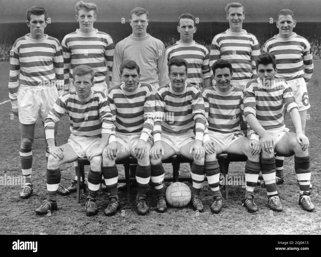 The Celtic team of 1964 Back row: Young , Thomas Gemmel , John Fallon , John Clark , Billy McNeill , Kennedy Front row: Jimmy Johnstone . Bobby Murdoch , Stevie Chalmers , Gallagher , Hughes Stock Photo